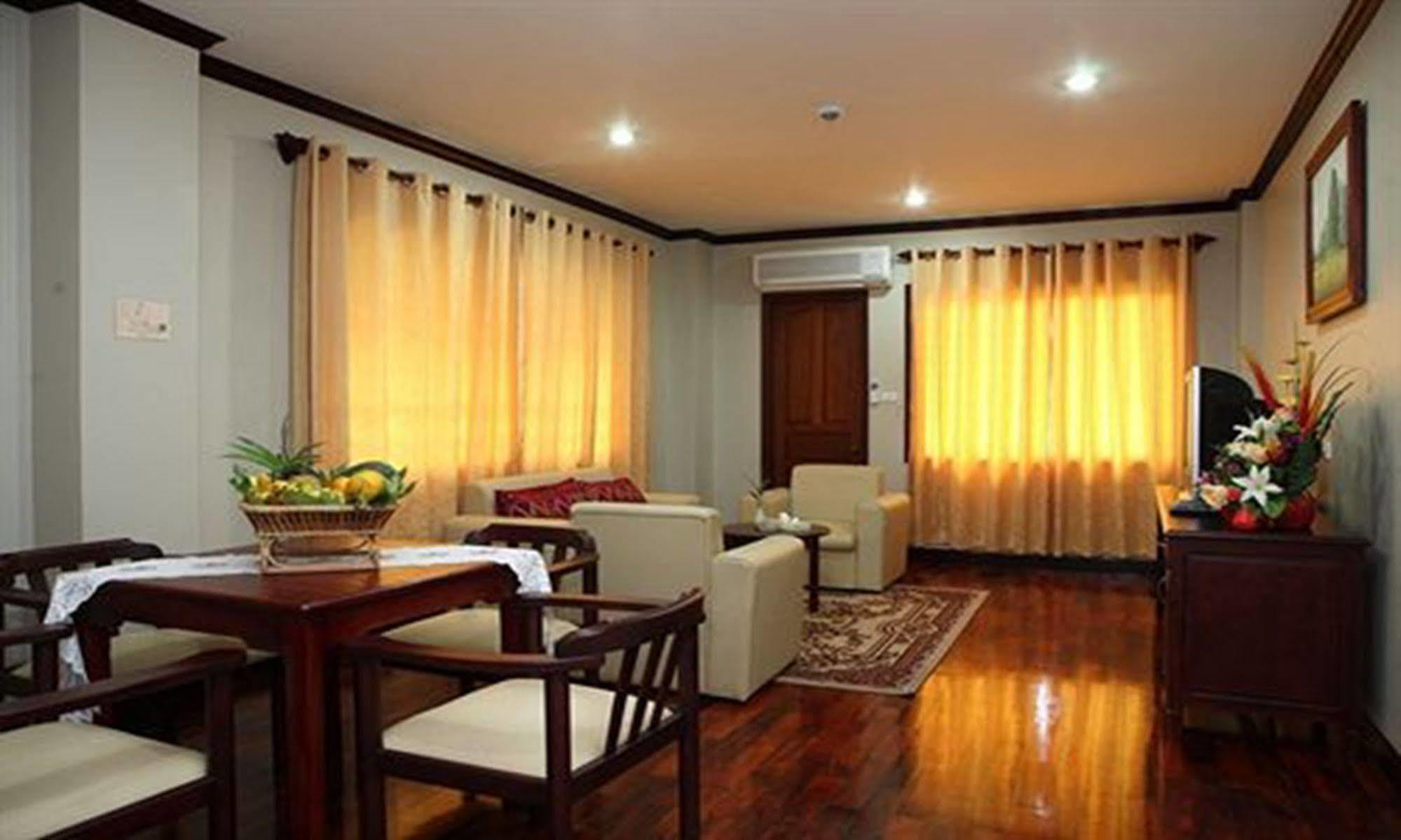 Vansana Riverside Hotel Вьентьян Экстерьер фото
