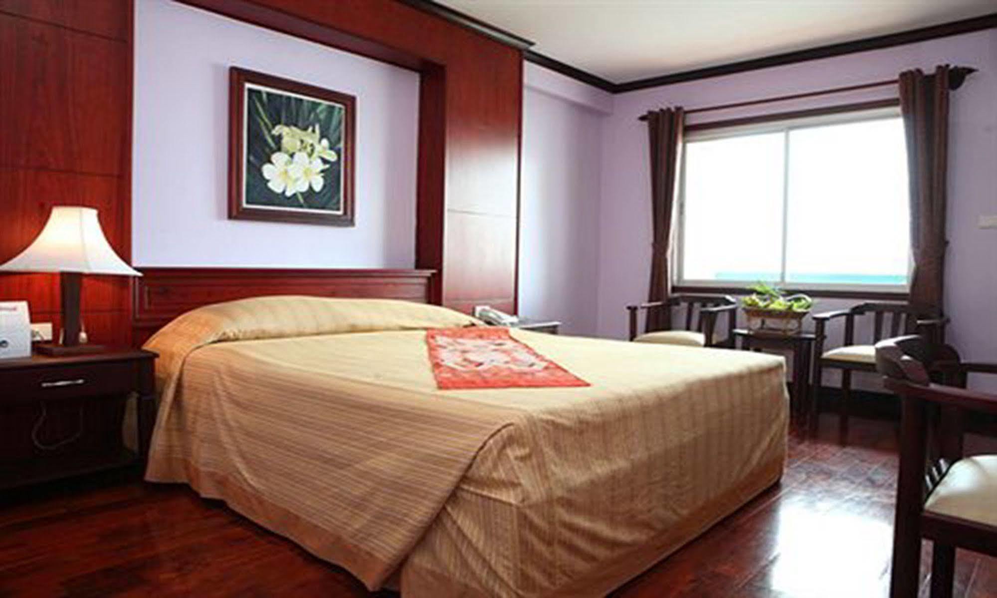Vansana Riverside Hotel Вьентьян Экстерьер фото